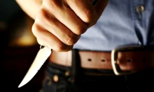 femeie injunghiata jpeg