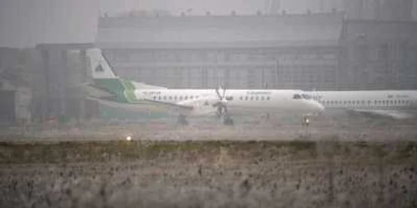 Condiţiile meteo nu permit decolarea avioanelor de pe aeroport