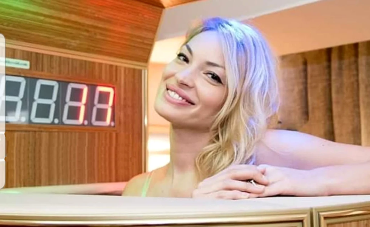 
    Valentina stă 3 minute în frig    