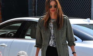 Miranda Kerr cu fiul ei, Flynn (FOTO: TNYF/WENN com) jpeg