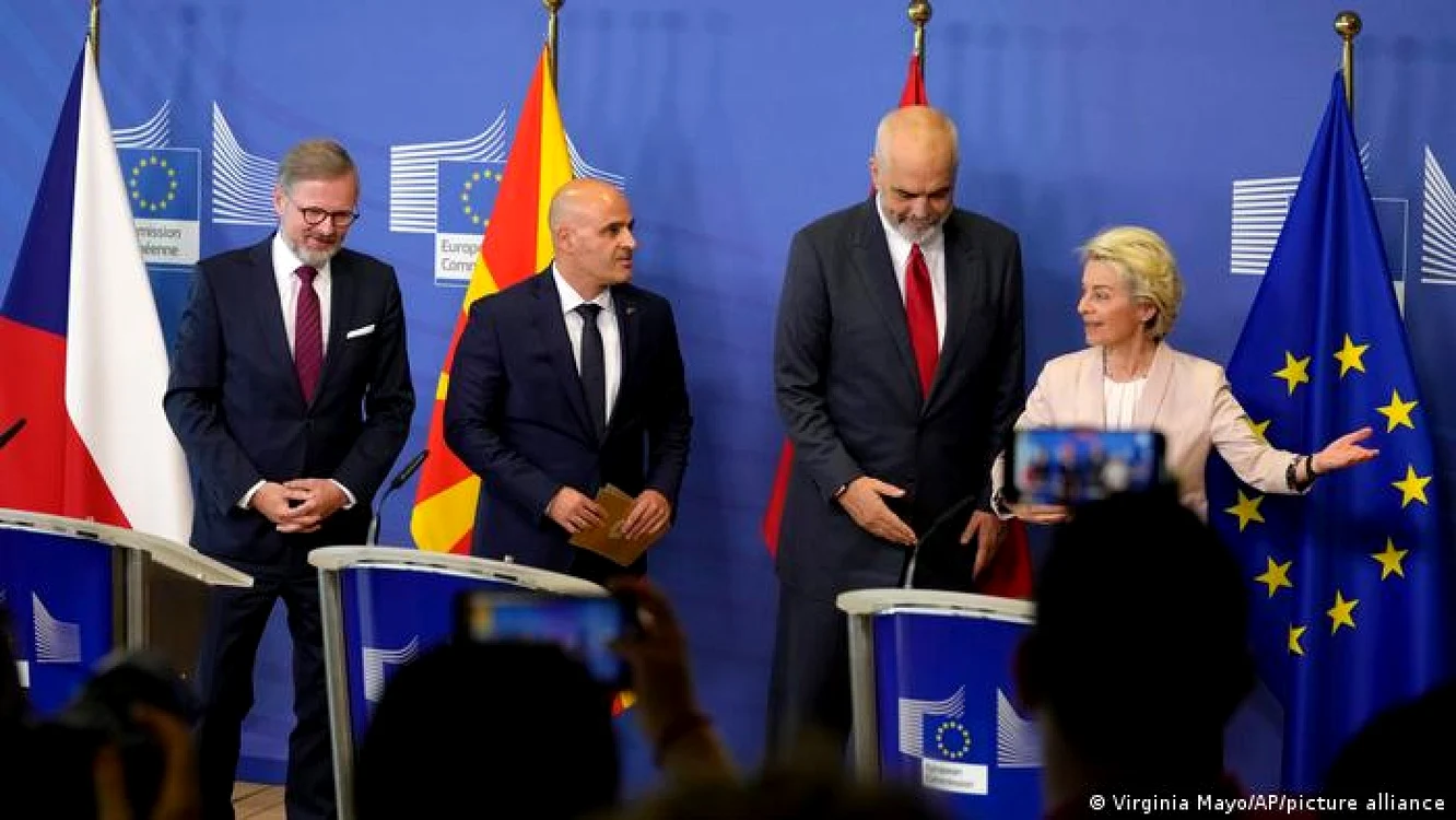 UE începe negocieri de aderare cu Albania şi Macedonia de Nord
