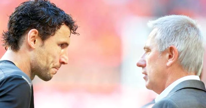 Van Bommel (stânga) e un sfătuitor pentru selecţionerul Van Marwijk  