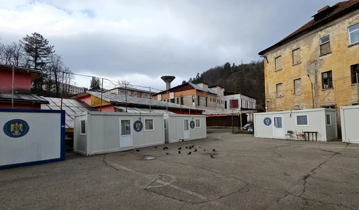 Localnici din Aninoasa, nevoiți să trăiască în containere FOTO: Adevărul / Daniel Guță