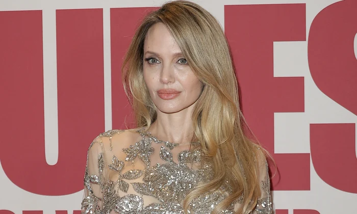 Angelina Jolie la avanvremiera, Coutures, Profimedia (2) jpg