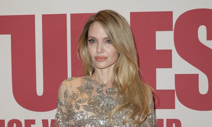 Angelina Jolie la avanvremiera, Coutures, Profimedia (2) jpg