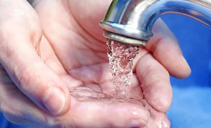 Apa caldă a revenit la robinetele bucureștenilor, duminică seară