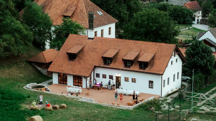 Conacul Gaal este bijuteria locului, complet restaurată în 2014