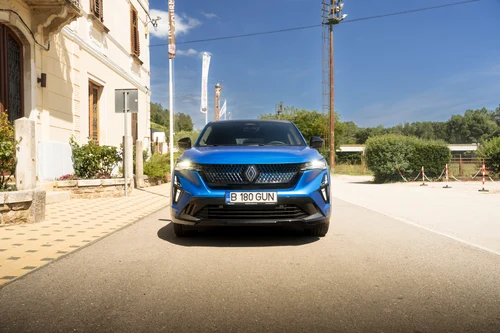Detalii exterior Renault Rafale Foto: Autocritica