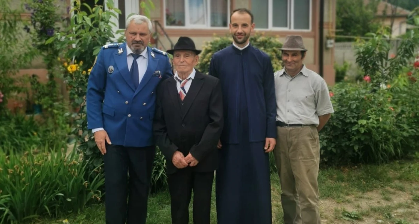 Veteranul din Alba este sărbătorit la vârsta de 100 de ani. Foto: Jandarmeria Alba