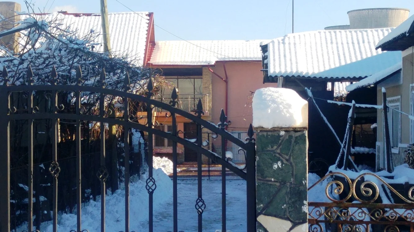 Casa lui Burnei din comuna natală FOTOGRAFII: IONUŢ DIMA