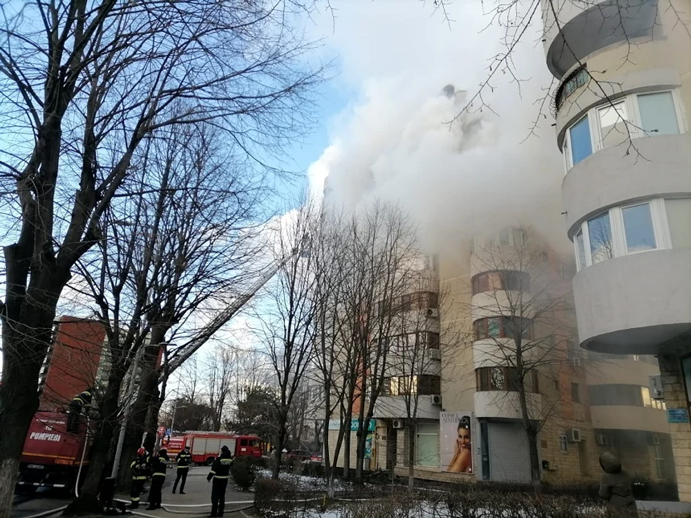 IGSU a descoperit disfuncţionalităţi în rapoartele incendiului din Constanţa, soldat cu decesul unei femeiFoto: News.ro
