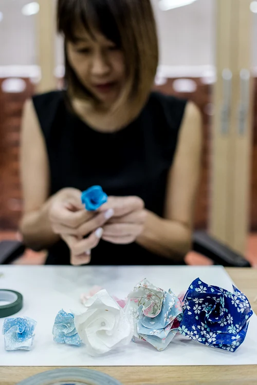 Ayako visează ca lucrările sale să ajungă, într-o zi, să fie expuse la Muzeul Național de Artă din București