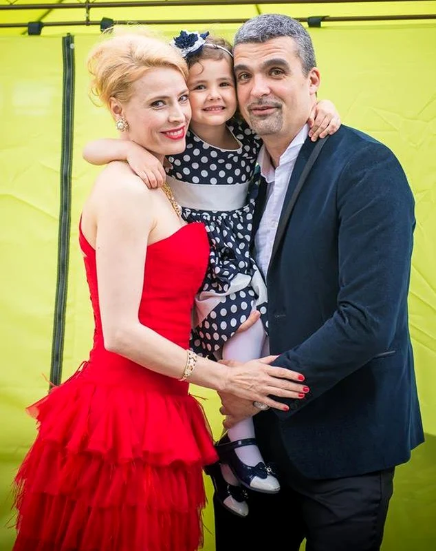 familie monica si aurelian aa jpg
