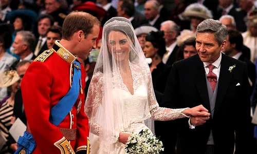 Kate Middelton William și Michael Middleton la nuntă GettyImages 113265077 jpg
