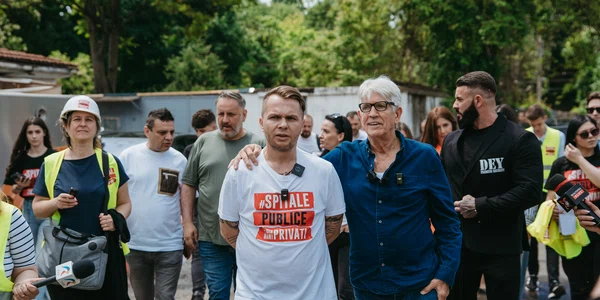 Actorul Eric Roberts, în vizită la șantierul noii Clinici de Psihiatrie Pediatrică de la Obregia. FOTO Fundația Metropolis