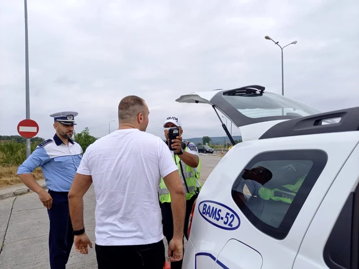 Zeci de şoferi au fost testaţi sâmbătă, pe A1. Foto IPJ Argeş