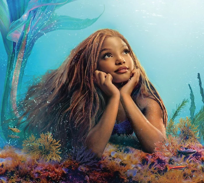 Halle Bailey, în rolul lui Ariel din Mica Sirenă