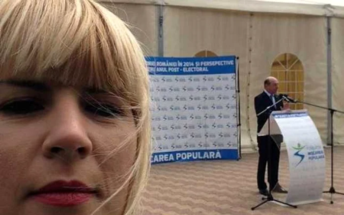 Un selfie celebru: Elena Udrea cu Traian Basescu