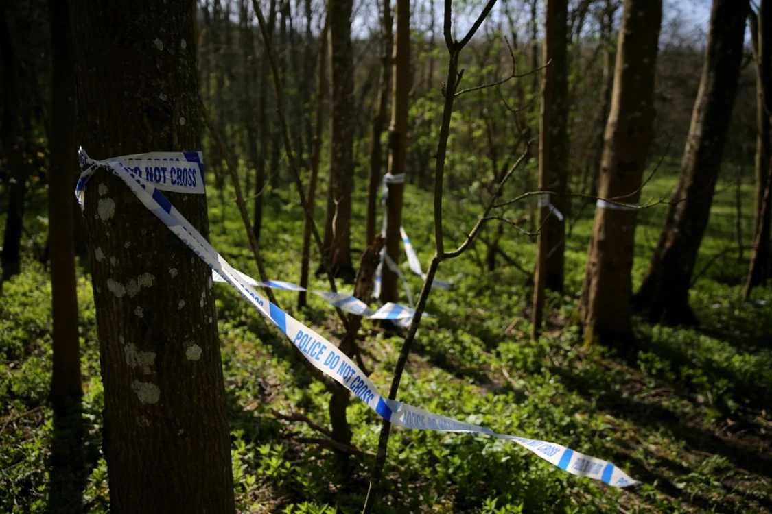 Bărbatul și-a dus soția în pădure