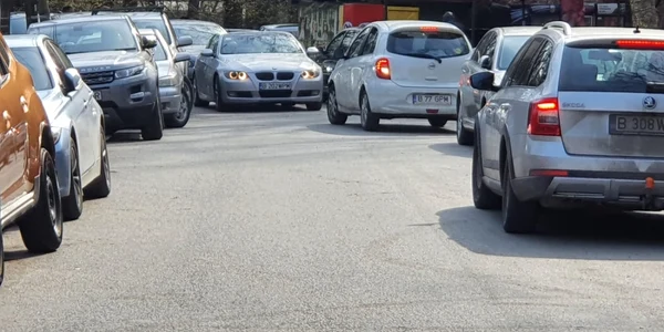 Aglomeraţie la terase în zona pădurii Băneasa 28 martie 2021 FOTO Adevarul