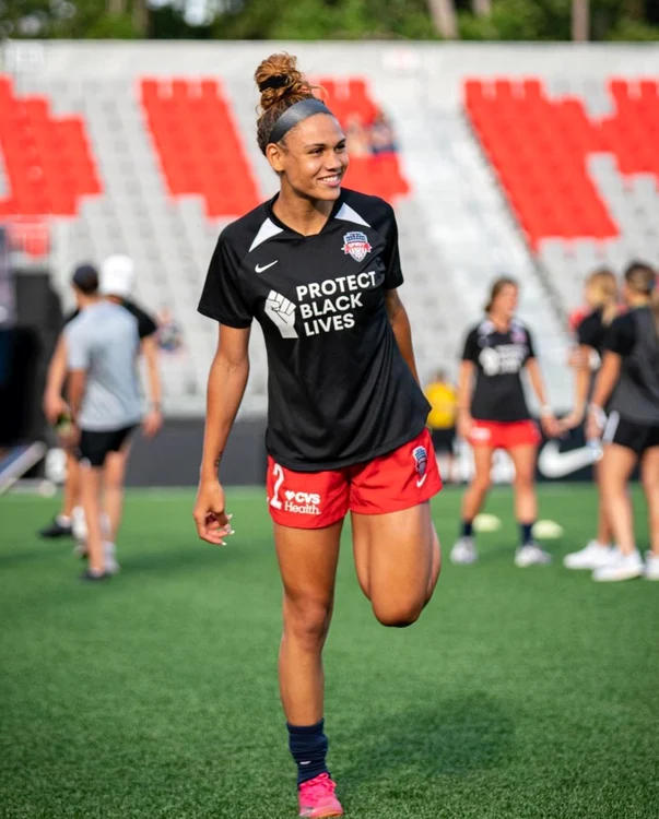 9 trinity rodman fiica lui dennis rodman face fotbal 7 jpg jpeg