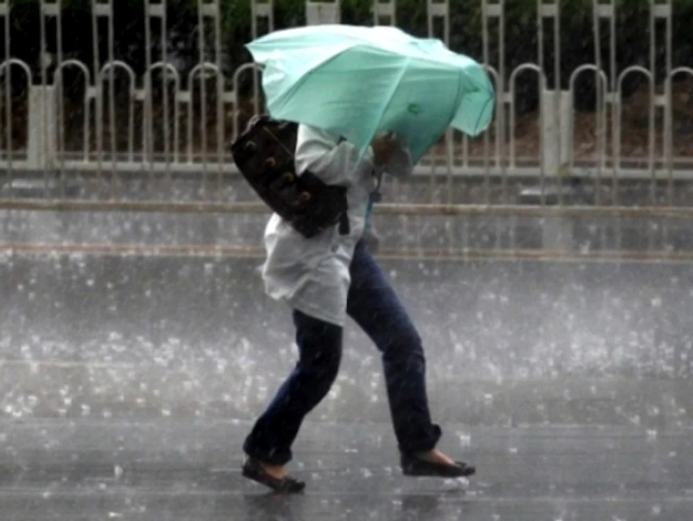 
    Prognoza meteo pentru următoarele două zile anunță că vremea va fi instabilă din punct de vedere termicfoto: Click!  