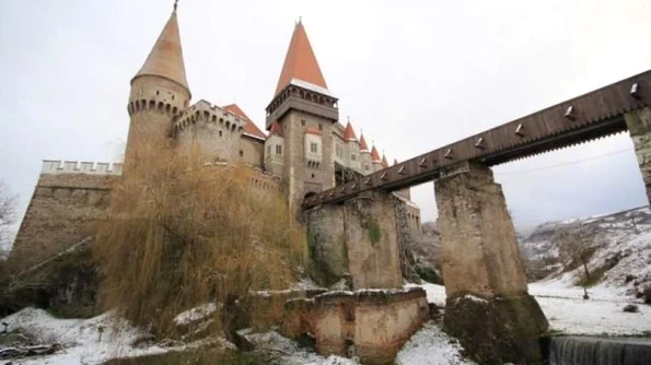 Castelul Corvinilor a avut cel mai bun an turistic din istorie  Monumentul a fost vizitat de 230 000 de oameni jpeg