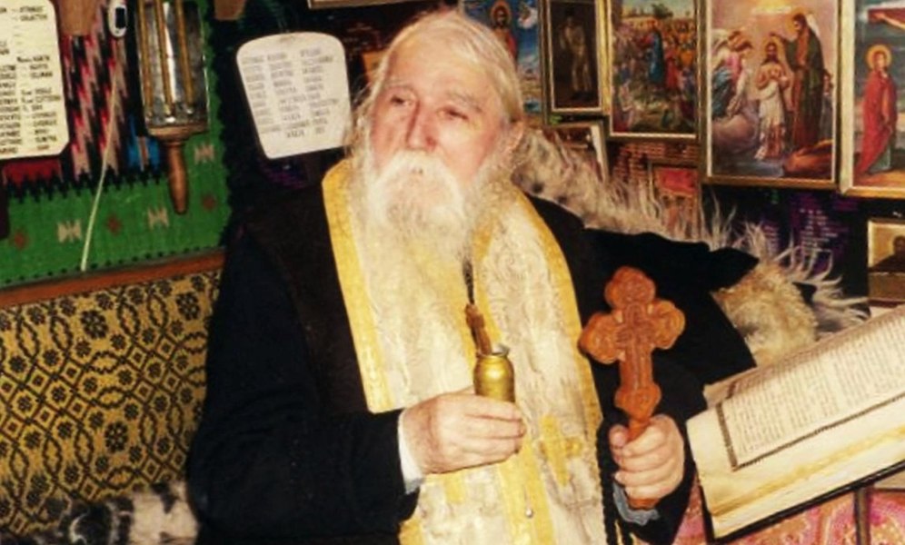 De ce nu e bine să pui două nume la copii. Explicația părintelui Cleopa: „Să știți, este bătaie de joc!”