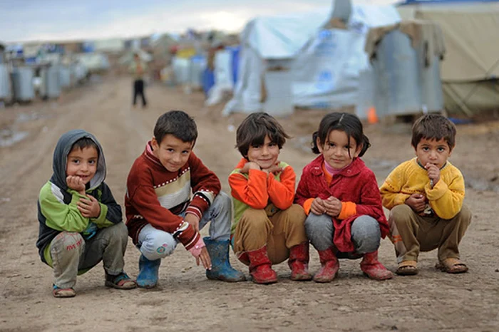 Copii în tabăra de refugiaţi Domiz, în nordul Irakului FOTO Peter Biro / IRC