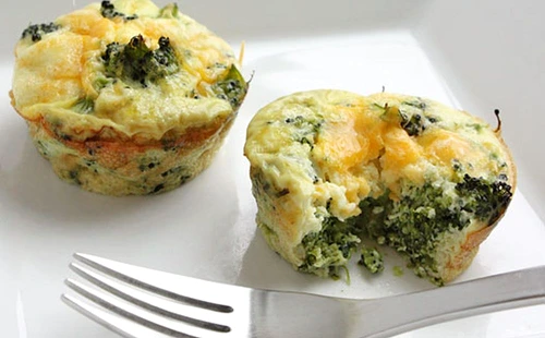 omlete cu broccoli si cascaval jpeg