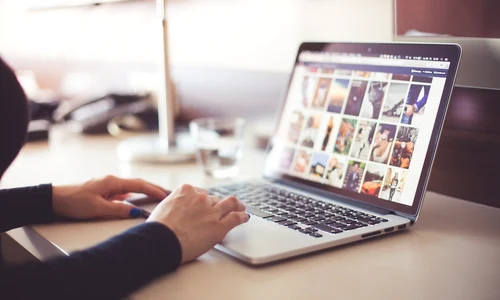 TOP 5 metode prin care îți poți păstra amintirile foto și video jpg