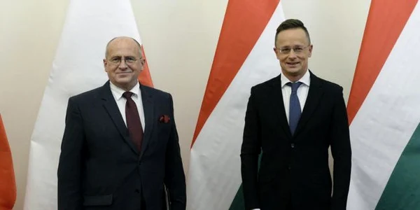 Zbigniew Rau si Peter Szijjarto FOTO EPA-EFE