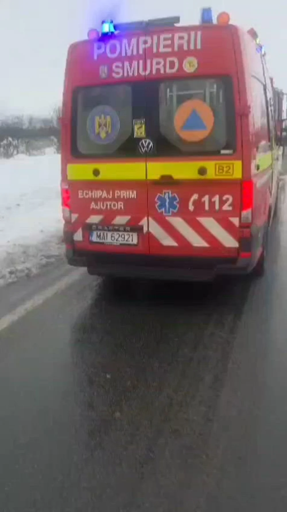 Un microbuz cu pasageri s-a răsturnat în județul Hunedoara. Opt persoane se aflau în vehicul