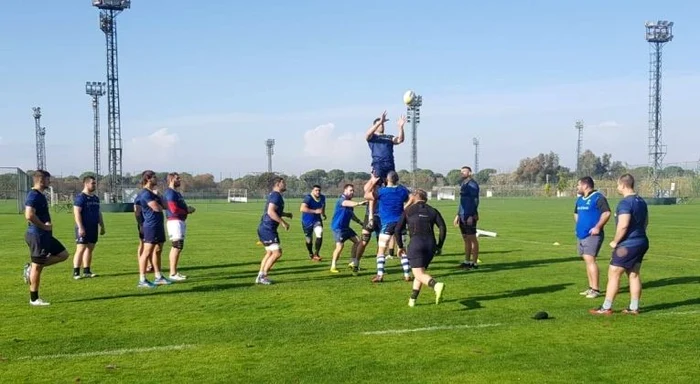 Rygbyștii români se antrenează la 18 grade Celsius