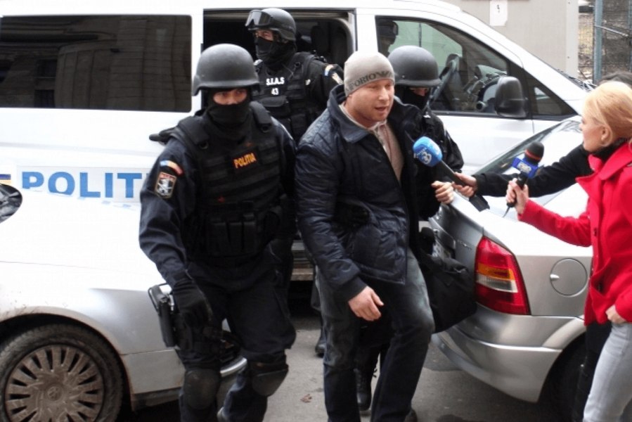 Interlopul care a comandat un asasinat cu bombă în Neamţ, eliberat înainte de termen. Ce interdicţie are