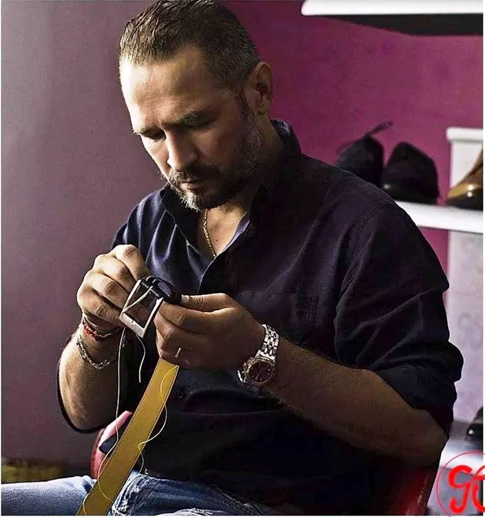 Pantof cu toc creat de Gabriel Basso - artizanul român Sursă foto Facebook Gabriel Basso