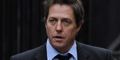 Actorul Hugh Grant, înainte să depună mărturie împotriva tabloidelor britanice