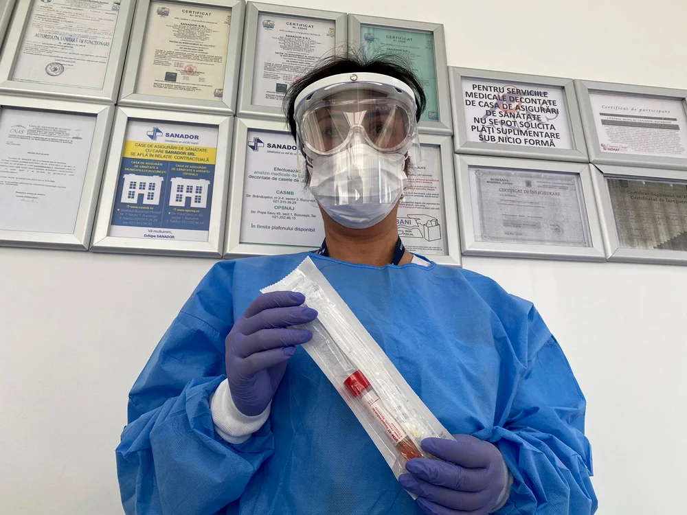 Testul pentru coronavirus se poate face și la privatFoto: sanador.ro