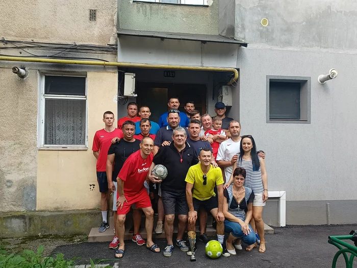 Prietenii de la bloc s-au întâlnit și în acest an FOTO Alin Ion