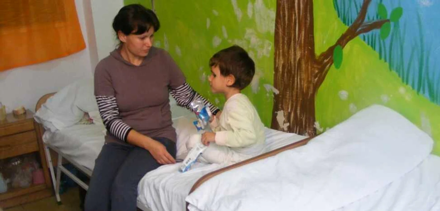 Pentru a se face bine, copil are nevoie de o interventie chirurgicala in SUA FOTO Adevarul