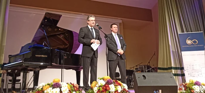 Mihnea Costoiu și Dumitru Chirleșan, rectorii celor două universități FOTO Denis Grigorescu