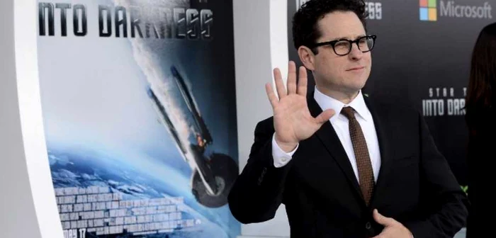 J.J.
Abrams va lucra alături de Lawrence Kasdan, scenarisul episodului V
„Star Wars: Imperiul Contraatacă“
şi de George Lucas FOTO AFP