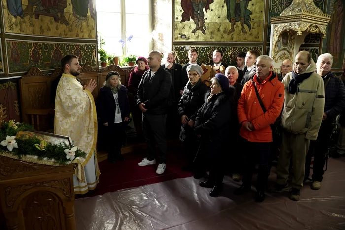 Ceremonial religios în limbaj mimico gestual FOTO Cristian Gârliceanu 