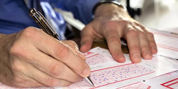un bărbat a câștigat 1 milion de euro la loterie, foto Shutterstock jpg