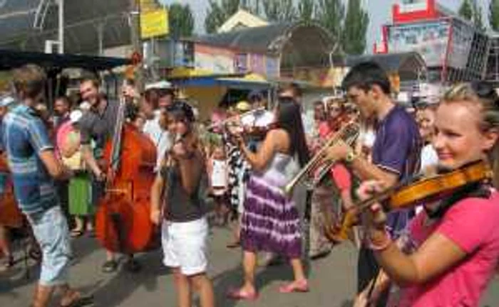 Chişinău Youth Orchestra în Piața Centrală