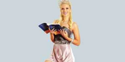 Jessica îmbină cu succes frumuseţea şi calităţile intelectuale