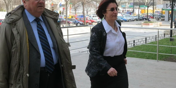 Norina Forna a venit la instanţă însoţită de avocatul Gheorghe Şuhan
