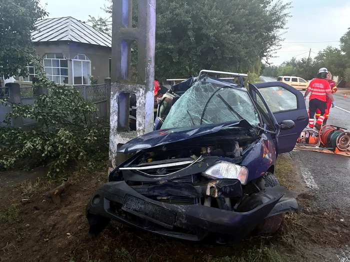 Tragedie într-o comună din Teleorman: doi tineri de 17 și 22 de ani au murit într-un accident rutier
