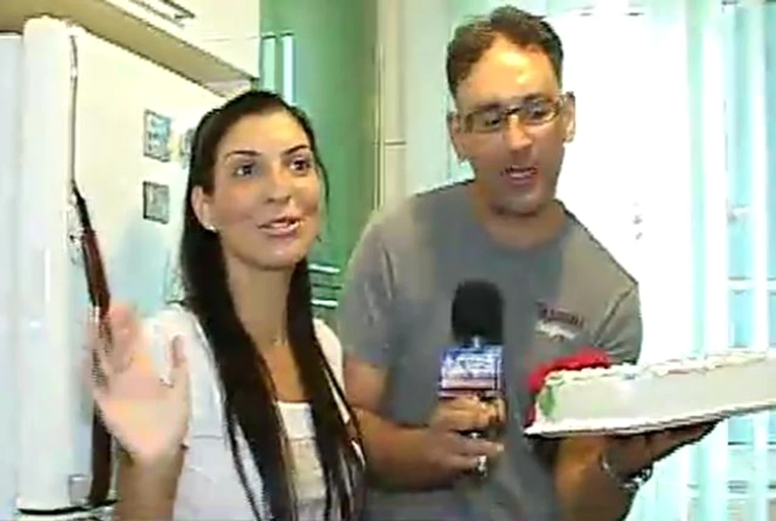 
    Andreea Tonciu, alături de reporterul emisiunii Acces Direct  