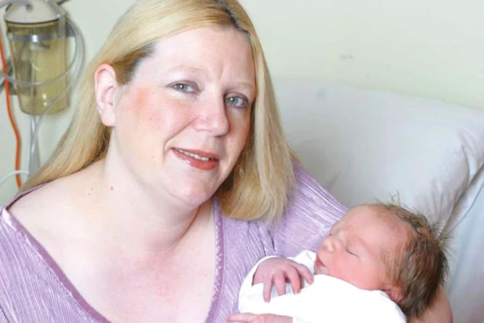 Carole a născut şi a 13-a oară prin cezariană
